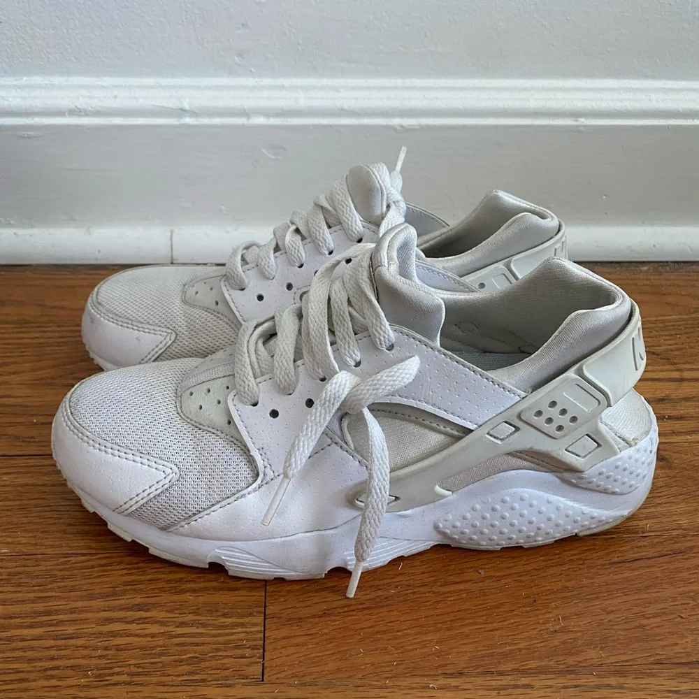 Nike Air Huarache in triple white - Picture 6 of 7